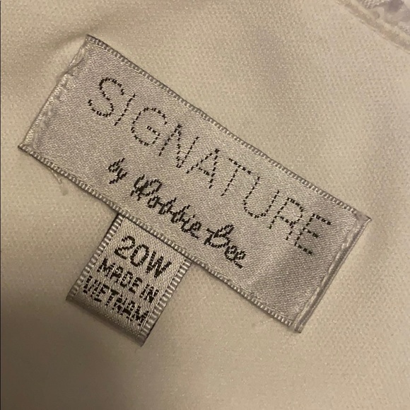 ⬇️RobbieBee white textured tie waist dress - Picture 3 of 4